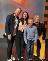 Alle mot èin Alle mot èin