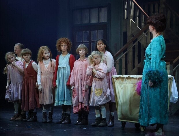 Annie, Folketeateret