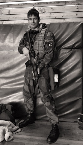 Backstage Mortal movie